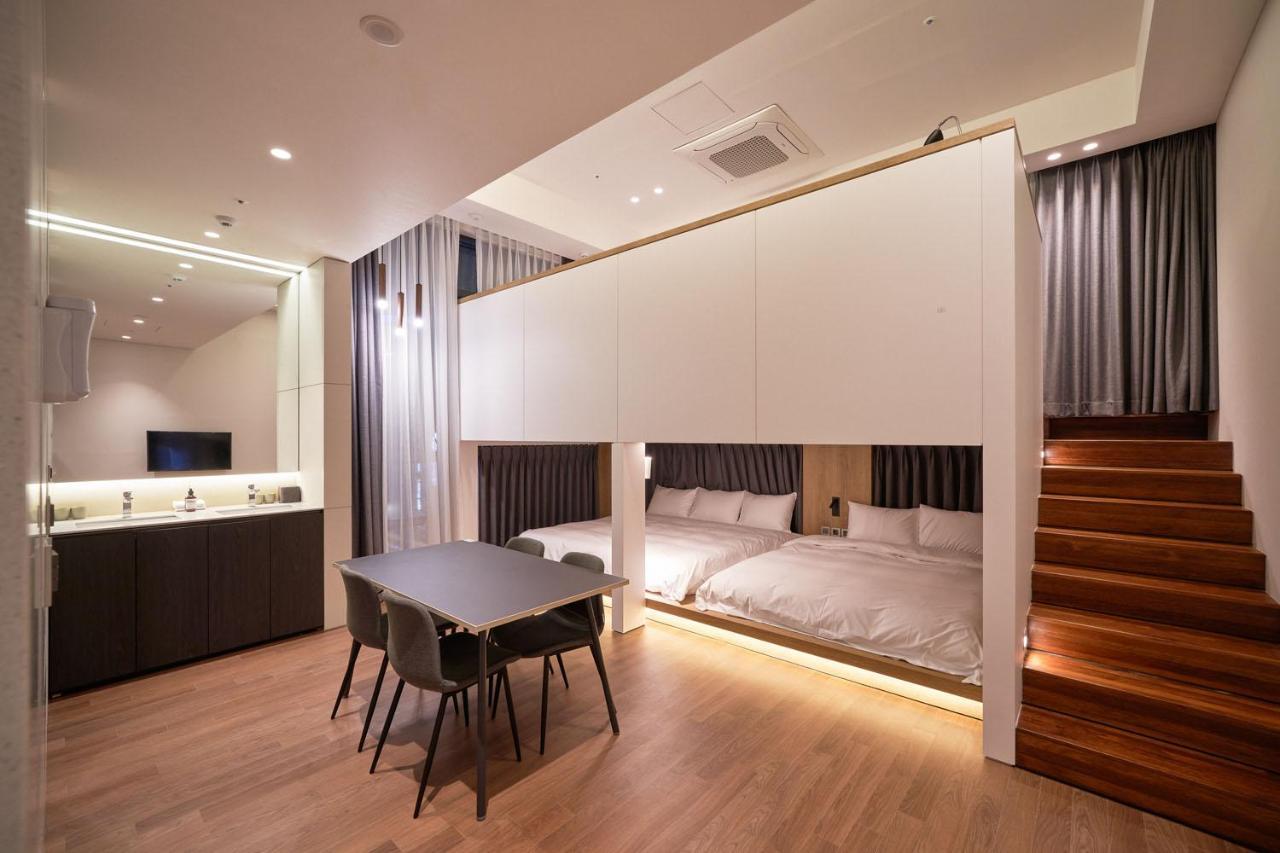 Space And Mood Busan Bagian luar foto
