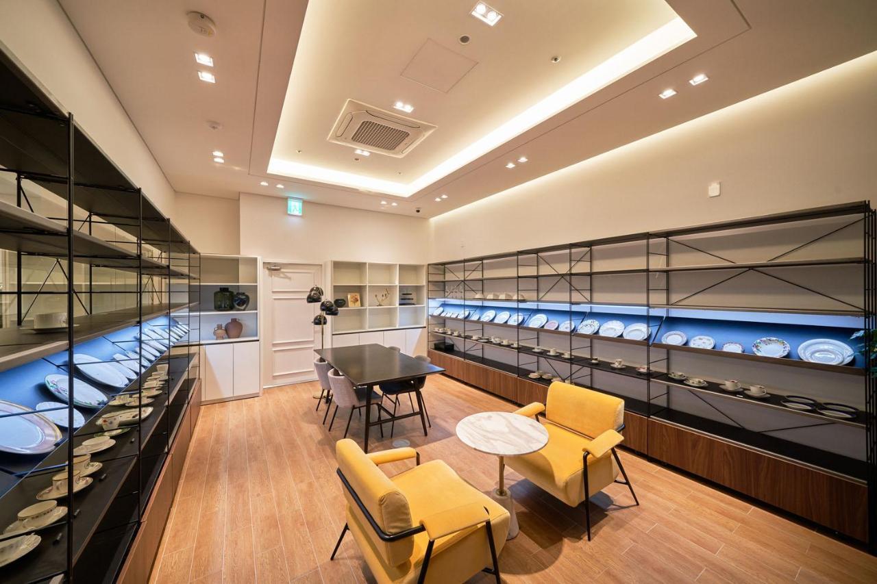 Space And Mood Busan Bagian luar foto