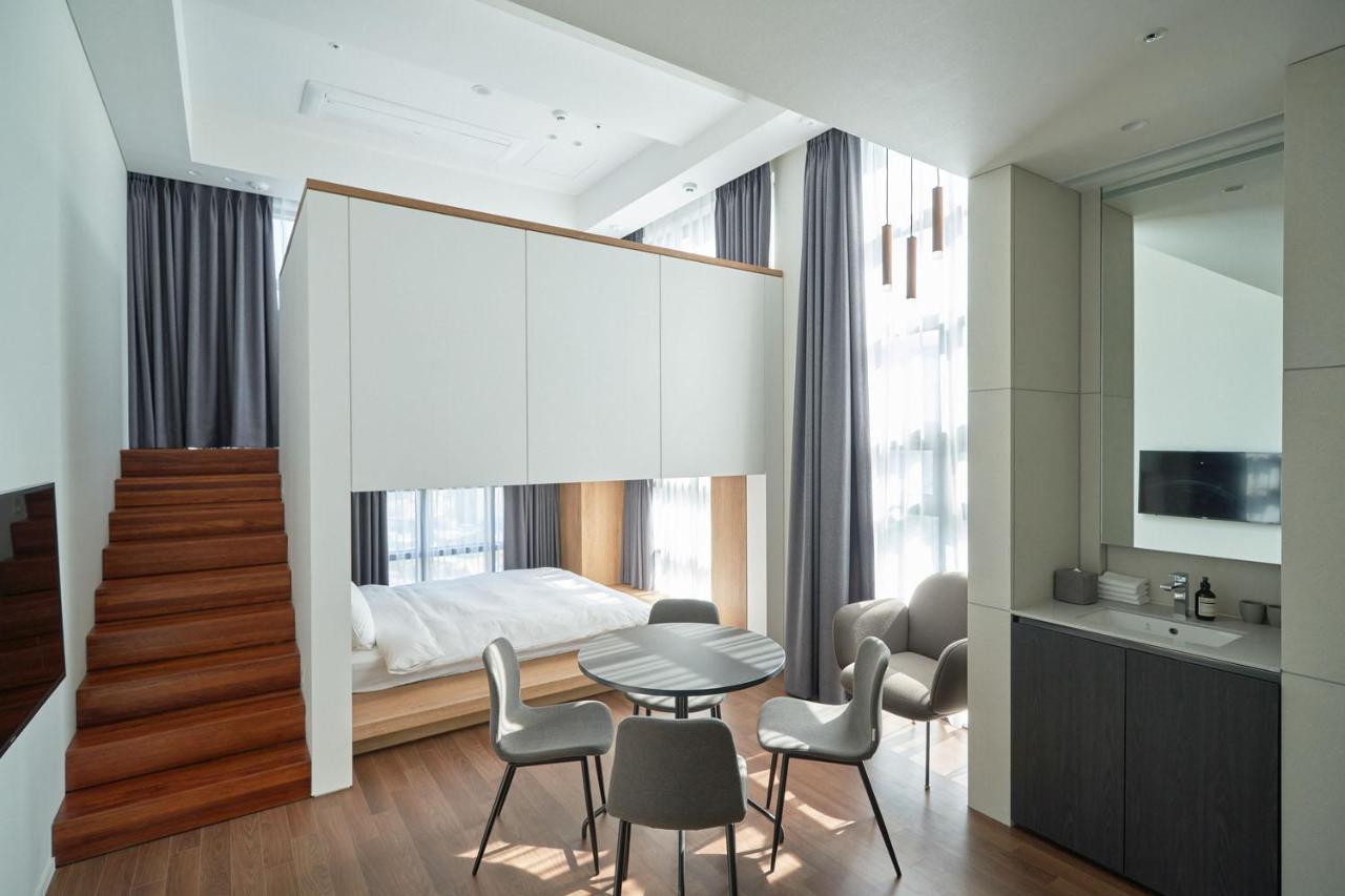 Space And Mood Busan Bagian luar foto