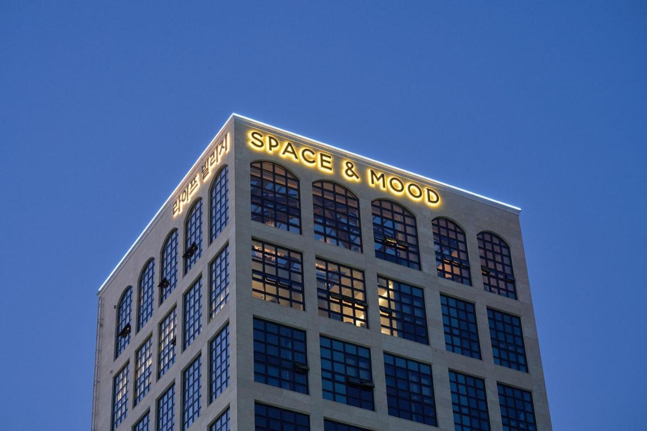 Space And Mood Busan Bagian luar foto