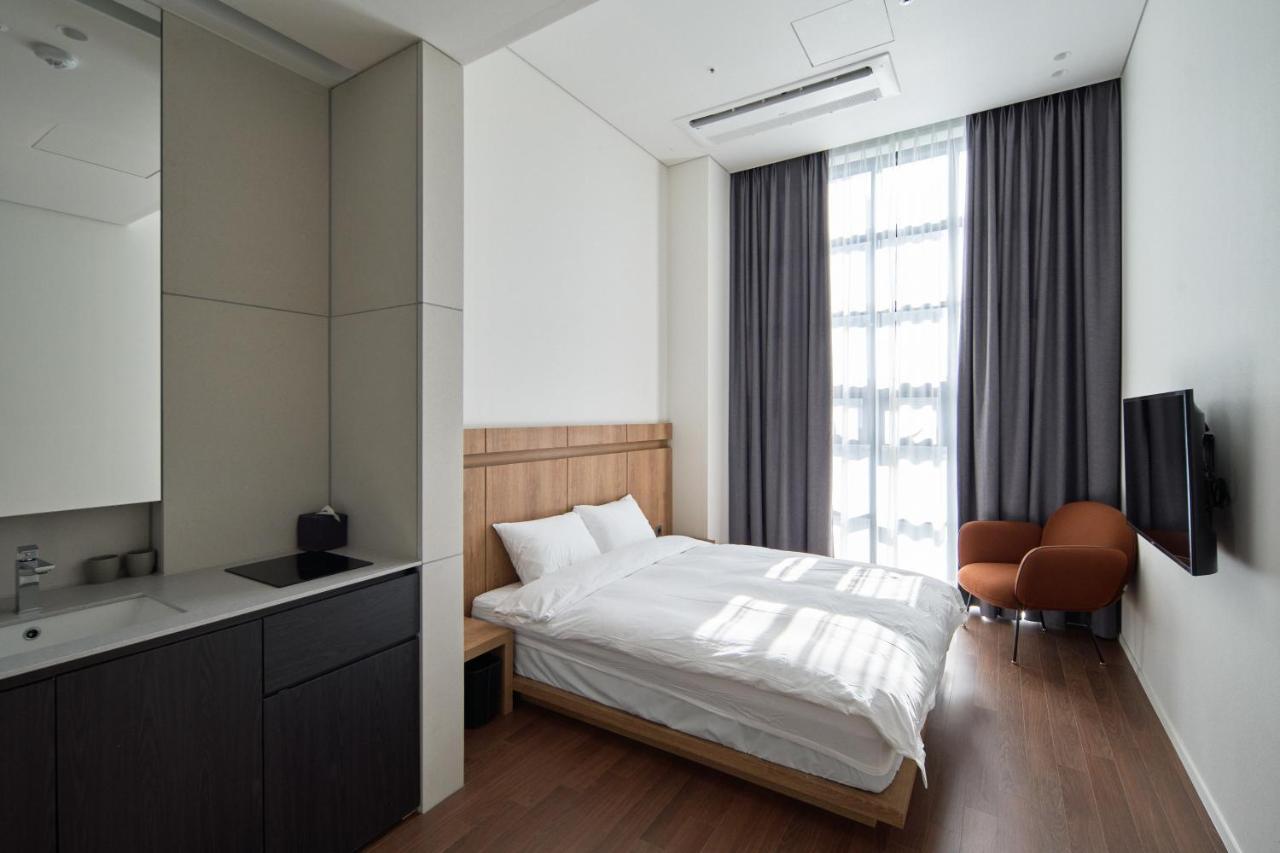 Space And Mood Busan Bagian luar foto