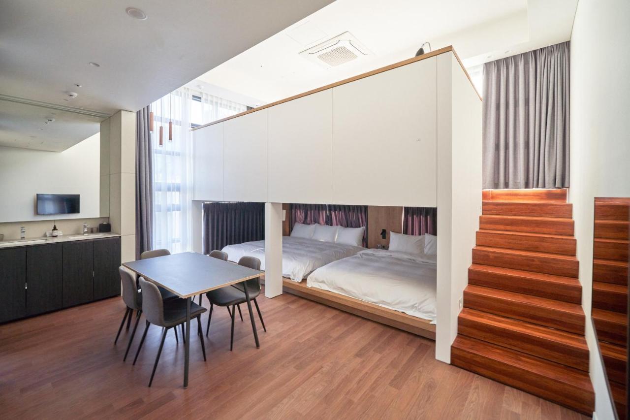 Space And Mood Busan Bagian luar foto