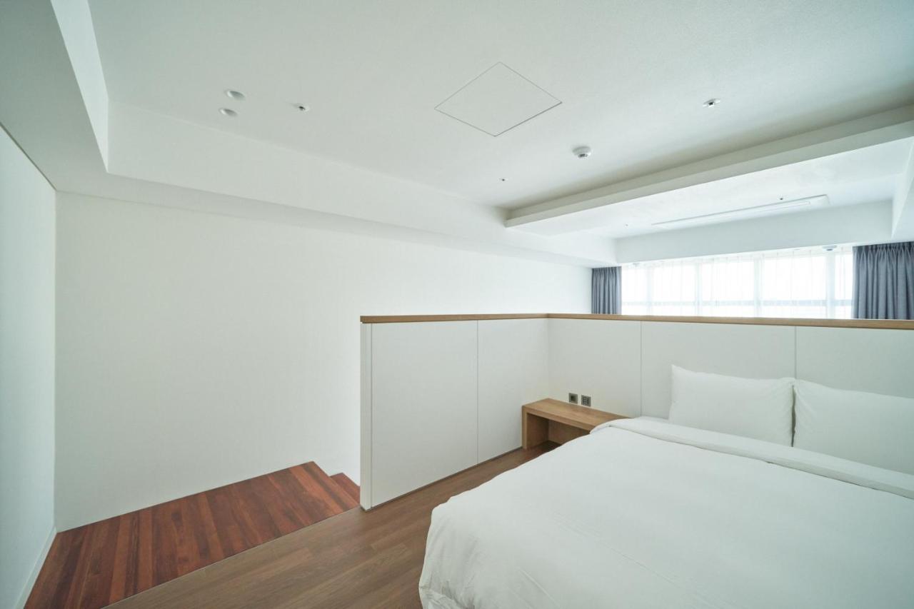 Space And Mood Busan Bagian luar foto