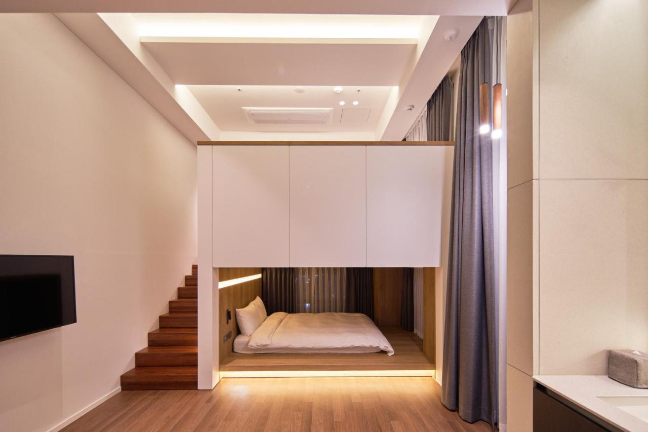 Space And Mood Busan Bagian luar foto