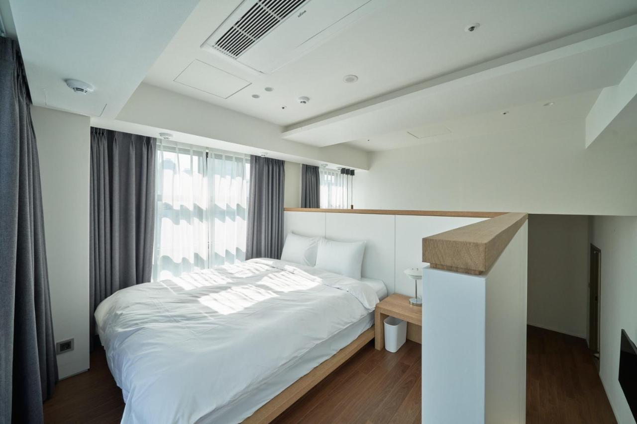 Space And Mood Busan Bagian luar foto