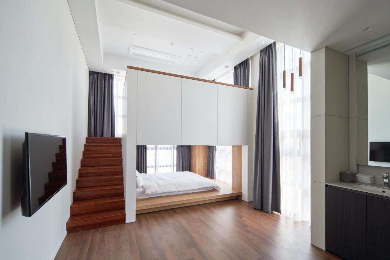 Space And Mood Busan Bagian luar foto